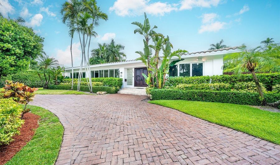 9835 W Broadview Dr, Bay Harbor Islands, FL 33154 - 4 Beds, 3 Bath