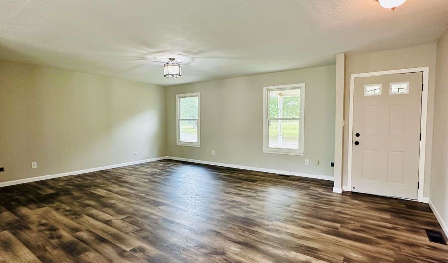 287 GILCHRIST STANTONVILLE, Adamsville, TN 38310 - 3 Beds, 2 Bath