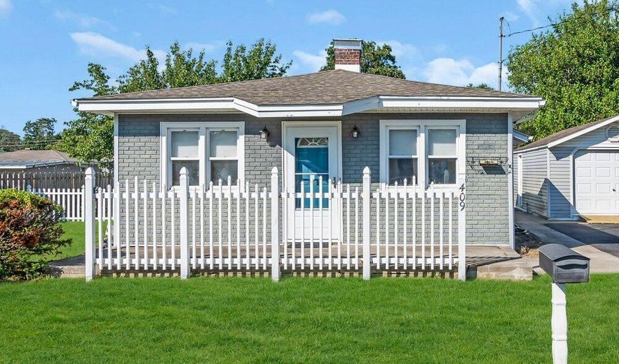 409 Capstan Ave, Beachwood, NJ 08722 - 2 Beds, 1 Bath