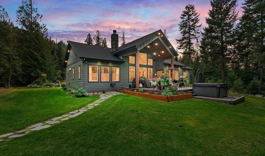 529 S Beaver Lake Rd, Athol, ID 83801 - 4 Beds, 4 Bath