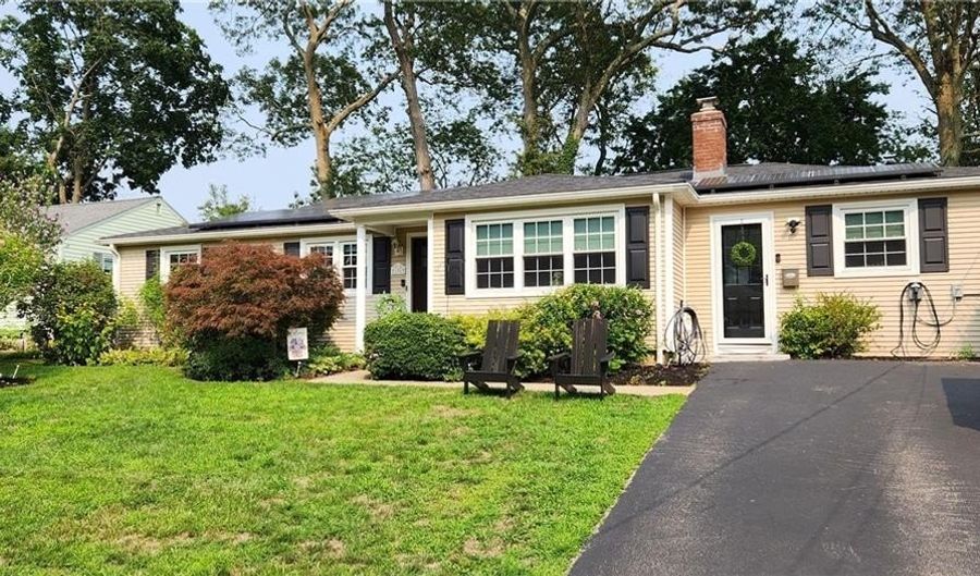 190 Capron Farm Dr, Warwick, RI 02886 - 3 Beds, 2 Bath