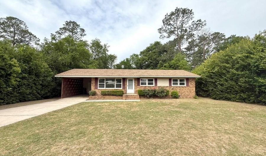 220 High St, Adel, GA 31620 - 3 Beds, 2 Bath
