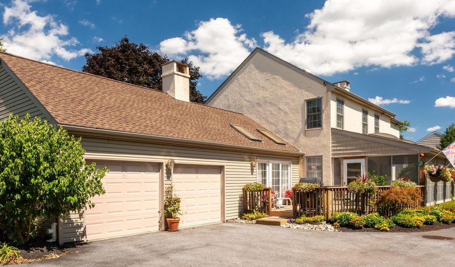 418 BEAUMONT Cir, West Chester, PA 19380 - 4 Beds, 3 Bath