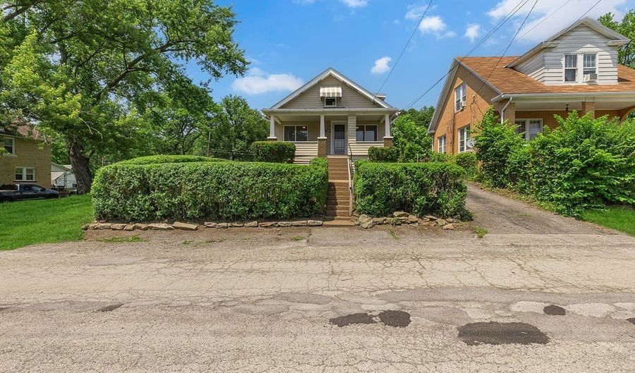 1586 Jackson St, Aliquippa, PA 15001 - 3 Beds, 1 Bath