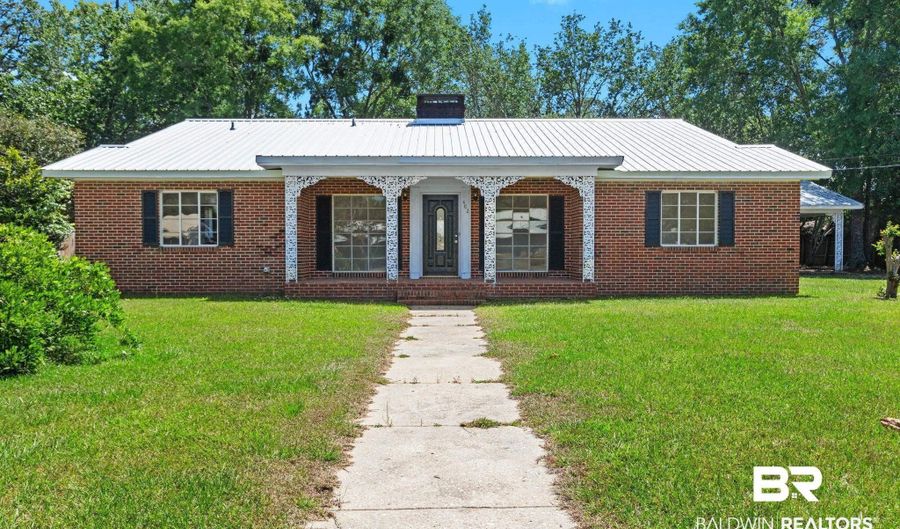 402 E Poplar St, Atmore, AL 36502 - 3 Beds, 2 Bath