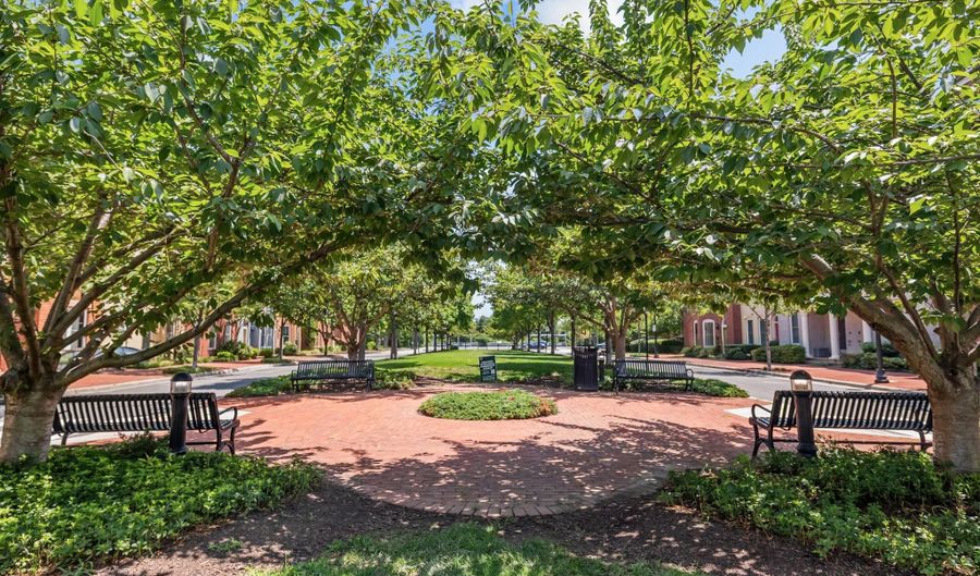 2109 MAIN LINE 102, Alexandria, VA 22301 - 3 Beds, 3 Bath