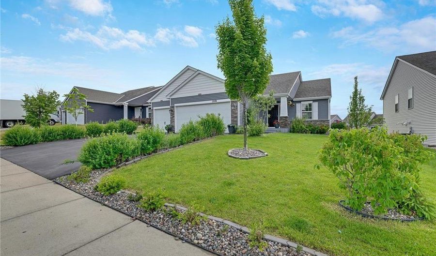 15174 Emory Cir, Apple Valley, MN 55124 - 3 Beds, 3 Bath