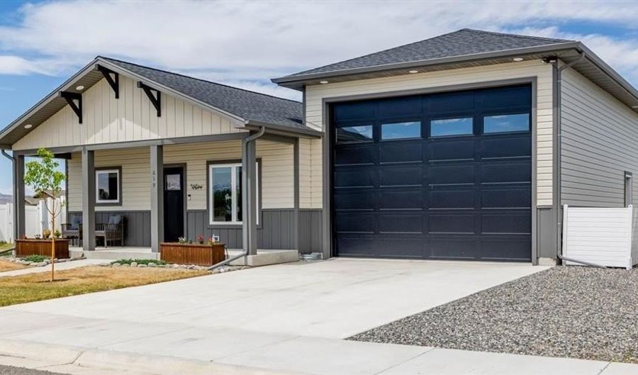 619 Go Around Loop, Cody, WY 82414 - 2 Beds, 1 Bath