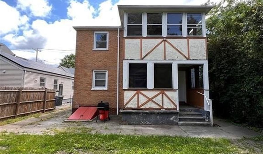 53 Pixlee Pl 2Nd Fl, Bridgeport, CT 06610 - 3 Beds, 1 Bath