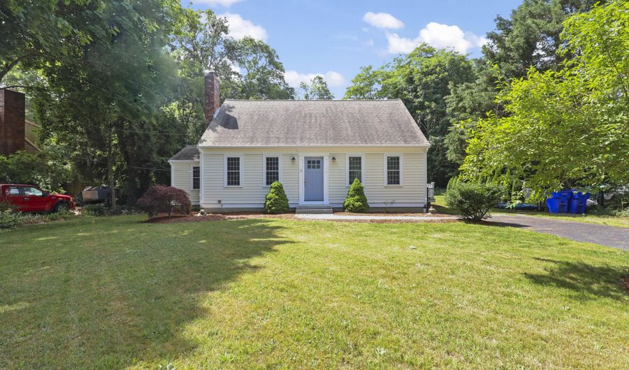 4 Thom Ave, Bourne, MA 02532 - 3 Beds, 2 Bath