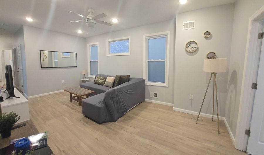 40 E 36TH St 1, Bayonne, NJ 07002 - 3 Beds, 2 Bath