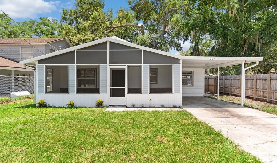 207 DIXIE Hwy, Auburndale, FL 33823 - 4 Beds, 2 Bath