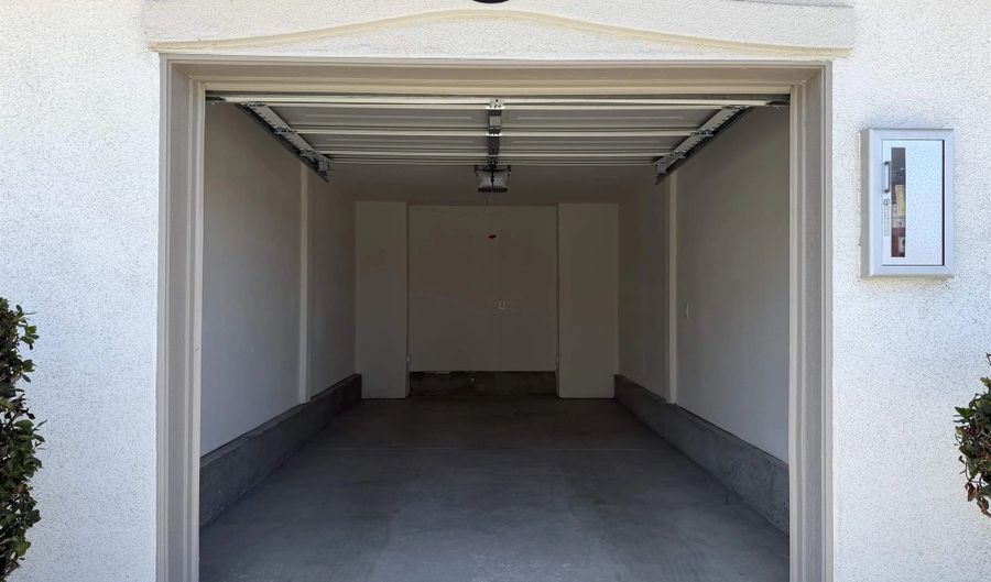 845 Harbor Cliff Way 305, Oceanside, CA 92054 - 2 Beds, 3 Bath