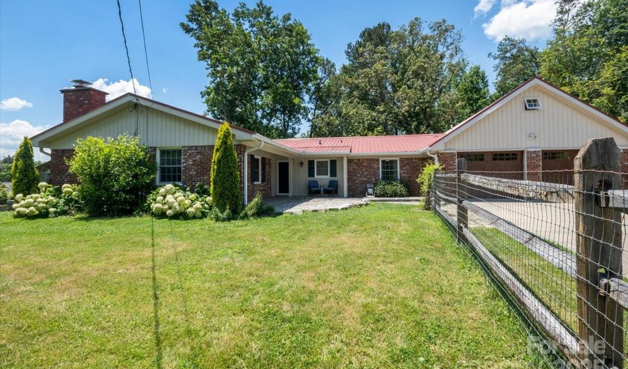 88 Gibson Rd, Asheville, NC 28804 - 3 Beds, 3 Bath