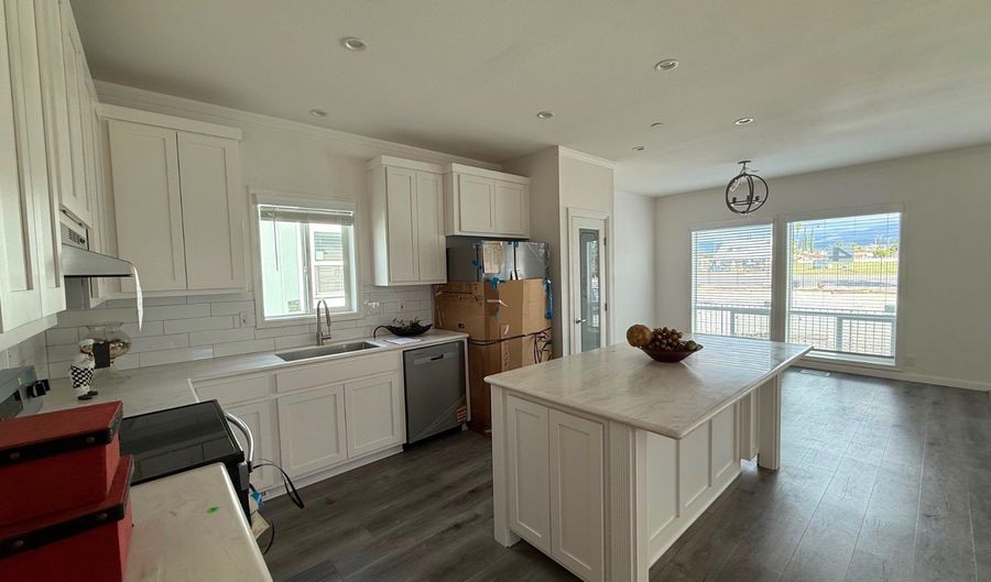 20843 Waalew Rd, Apple Valley, CA 92307 - 3 Beds, 2 Bath