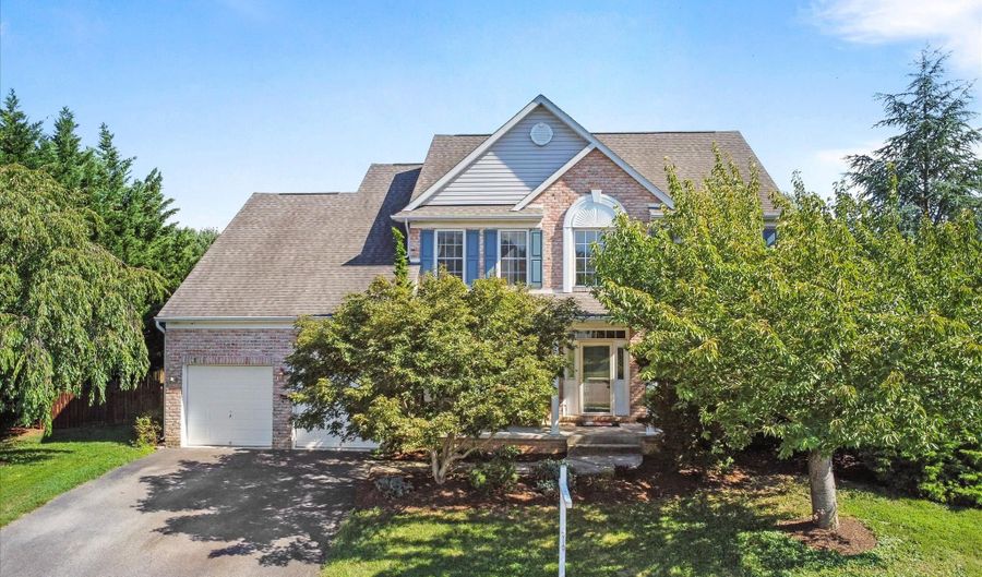 106 CONESTOGA Ct, Boonsboro, MD 21713 - 4 Beds, 4 Bath