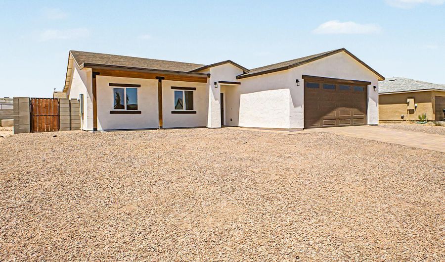 11030 W GUAYMAS Dr, Arizona City, AZ 85123 - 4 Beds, 2 Bath