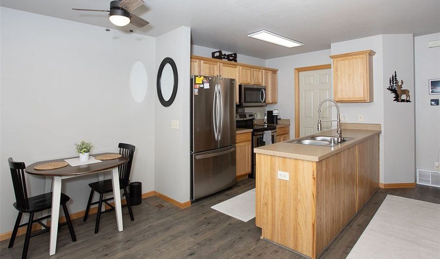 534 Killarney St, Billings, MT 59105 - 3 Beds, 3 Bath