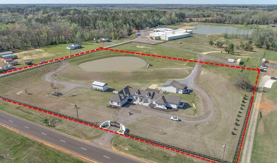 23057 Hwy 6 E, Batesville, MS 38606 - 4 Beds, 3 Bath