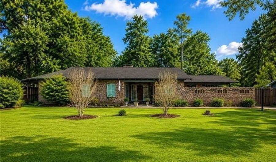 1326 CHARWOOD Dr, Bogalusa, LA 70427 - 3 Beds, 4 Bath