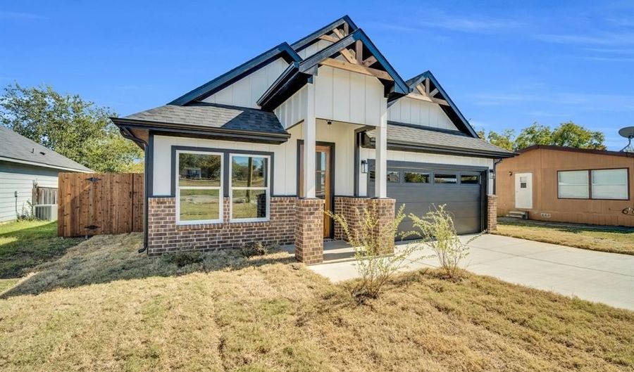 403 Santa Fe St, Alvarado, TX 76009 - 4 Beds, 3 Bath