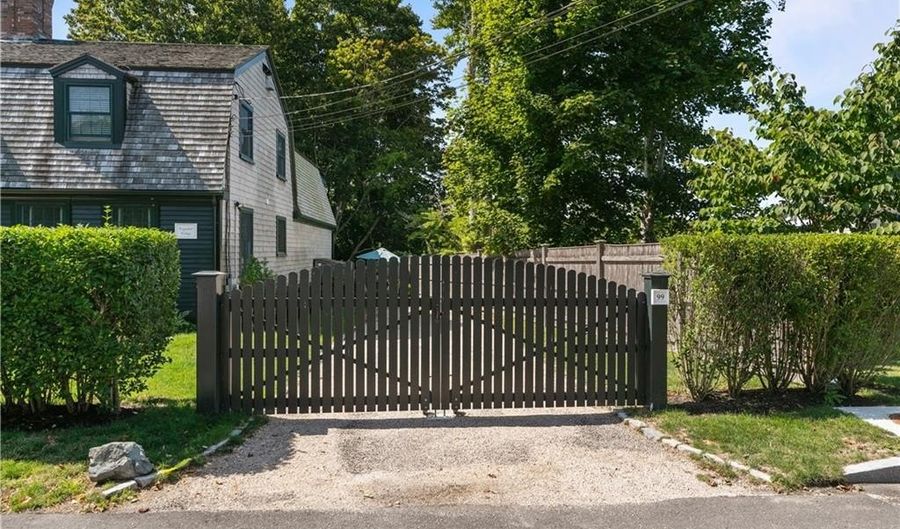 99 Coggeshall Ave 2, Newport, RI 02840 - 1 Beds, 1 Bath