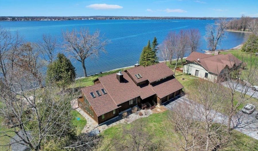 1360 Windmill Point Rd, Alburgh, VT 05440 - 5 Beds, 3 Bath