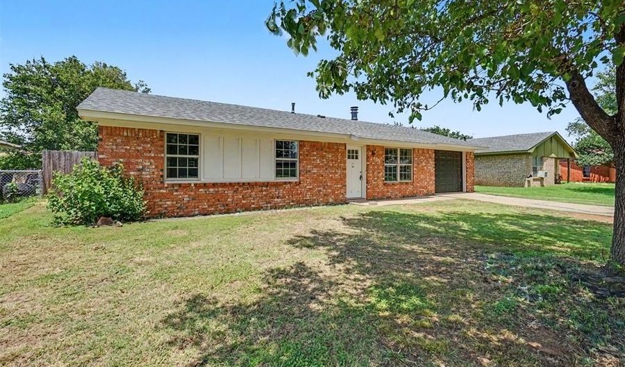 609 Libra St, Altus, OK 73521 - 3 Beds, 2 Bath