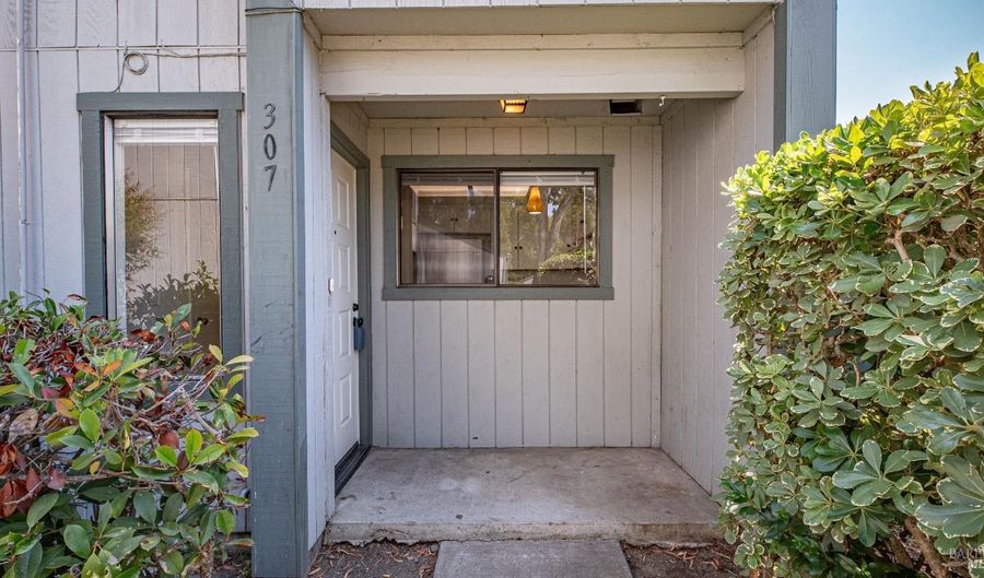 307 Occidental Cir, Santa Rosa, CA 95401 - 3 Beds, 3 Bath