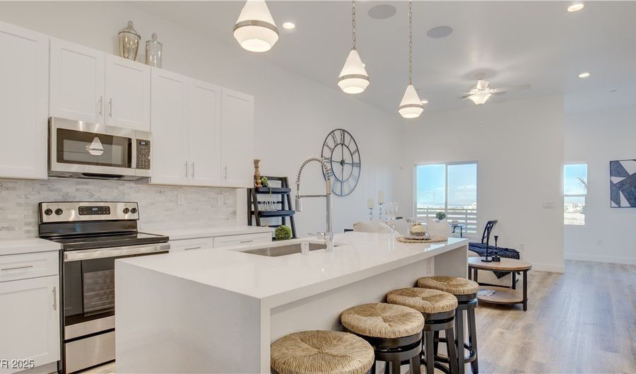 1181 Blossom Point St, Las Vegas, NV 89135 - 3 Beds, 5 Bath