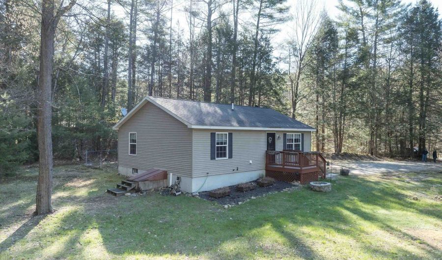 22 Deans Lndg, Chesterfield, NH 03443 - 2 Beds, 2 Bath