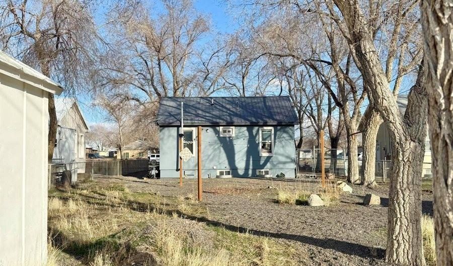 440 E 5th St, Battle Mountain, NV 89820 - 2 Beds, 1 Bath