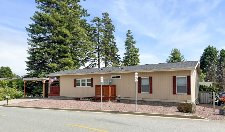631 HASSETT St, Brookings, OR 97415 - 3 Beds, 2 Bath