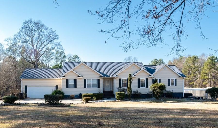 521 Calhoun Shores Pkwy, Calhoun Falls, SC 29628 - 5 Beds, 4 Bath