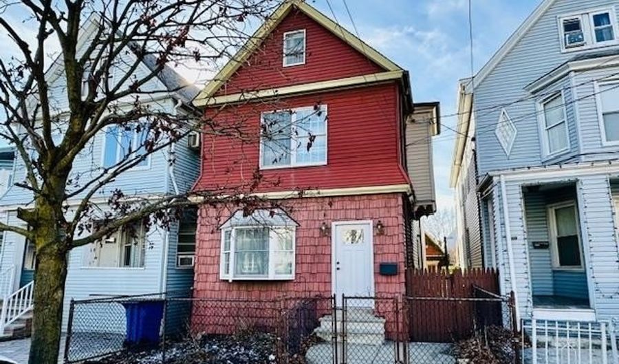 34 W 41ST St 2, Bayonne, NJ 07002 - 2 Beds, 2 Bath