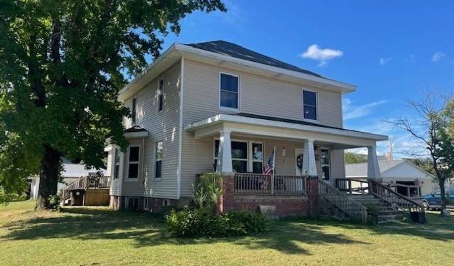 104 Washington Ave, Arenzville, IL 62611 - 4 Beds, 3 Bath