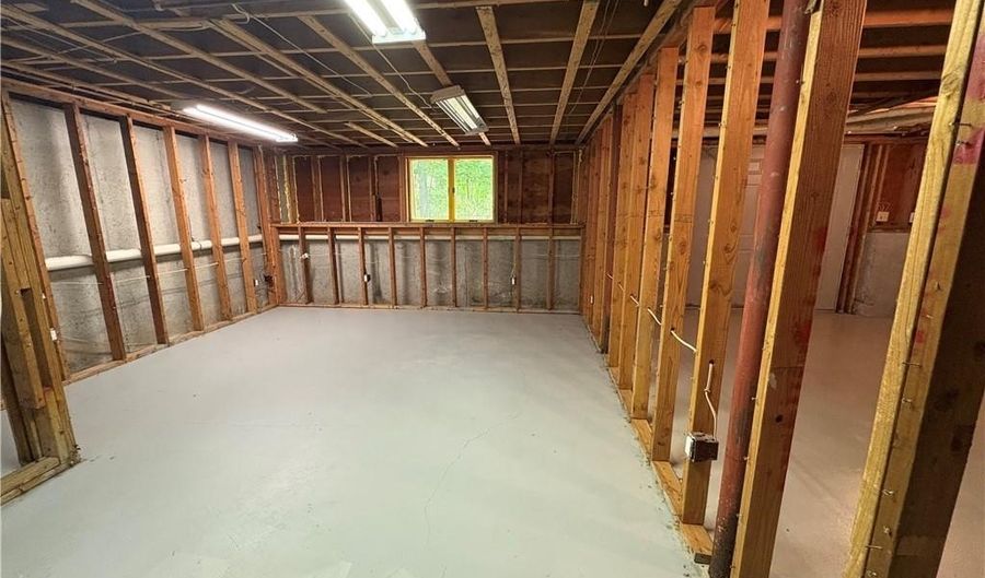48 Pocasset Ave, Cumberland, RI 02864 - 3 Beds, 2 Bath