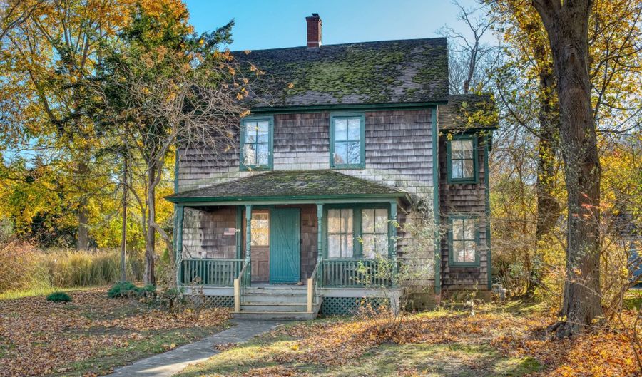 438 Main St, Amagansett, NY 11930 - 4 Beds, 2 Bath