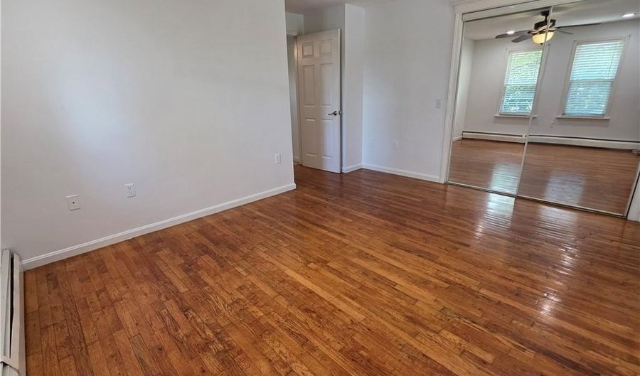 2 Chapel Ln, Lincoln, RI 02865 - 2 Beds, 2 Bath