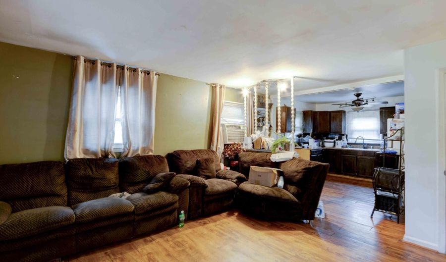 9102 4TH St, Lanham, MD 20706 - 5 Beds, 3 Bath