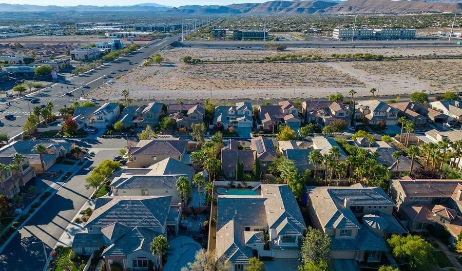 10249 Wisteria Hills Ct, Las Vegas, NV 89135 - 4 Beds, 4 Bath