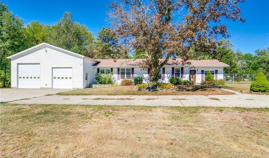 3381 Alexander Rd, Atwater, OH 44201 - 3 Beds, 2 Bath
