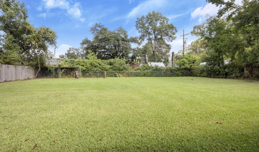 5667 Asphodel Dr, Baton Rouge, LA 70806 - 4 Beds, 3 Bath