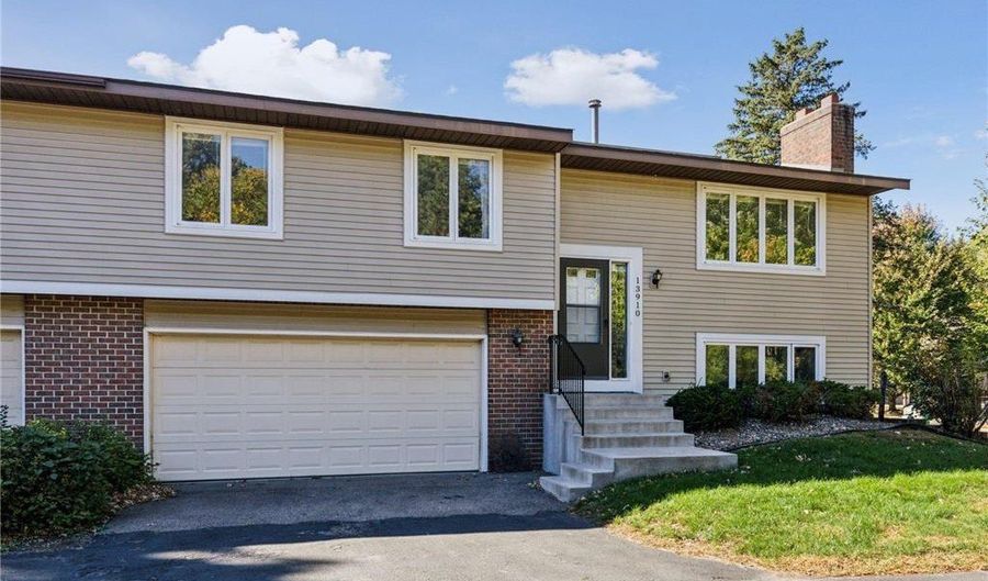 13910 Herald Ct, Apple Valley, MN 55124 - 2 Beds, 2 Bath