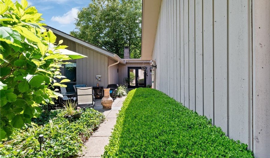 731 Creekside Dr 38, Aurora, OH 44202 - 3 Beds, 2 Bath