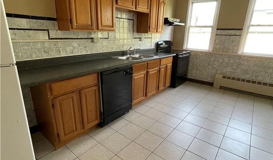410 N 2nd St, Allentown, PA 18102 - 5 Beds, 2 Bath