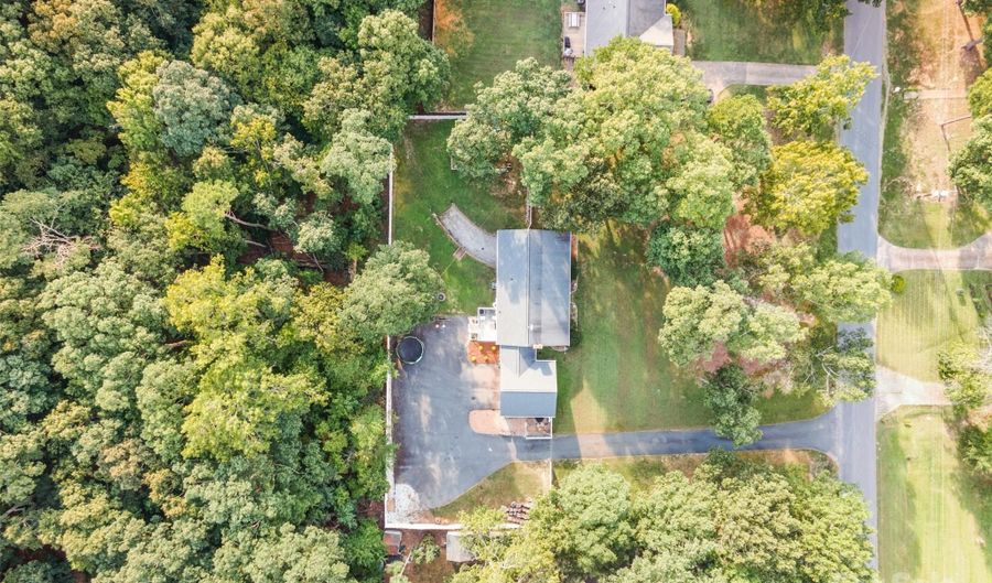 2106 Woodhurst Ln, Albemarle, NC 28001 - 3 Beds, 3 Bath