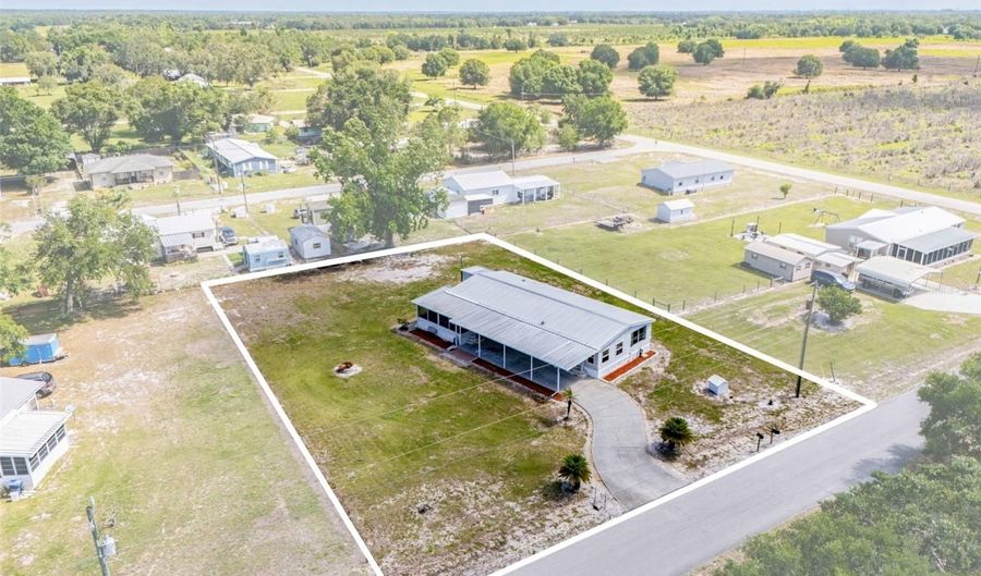 1586 NE GRAPEFRUIT St, Arcadia, FL 34266 - 3 Beds, 2 Bath