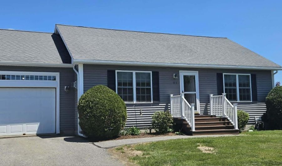 93 Streamside Ln, Bangor, ME 04401 - 3 Beds, 2 Bath