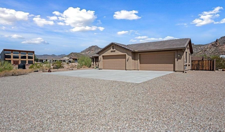 86 E MOON Vis, Apache Junction, AZ 85119 - 4 Beds, 2 Bath